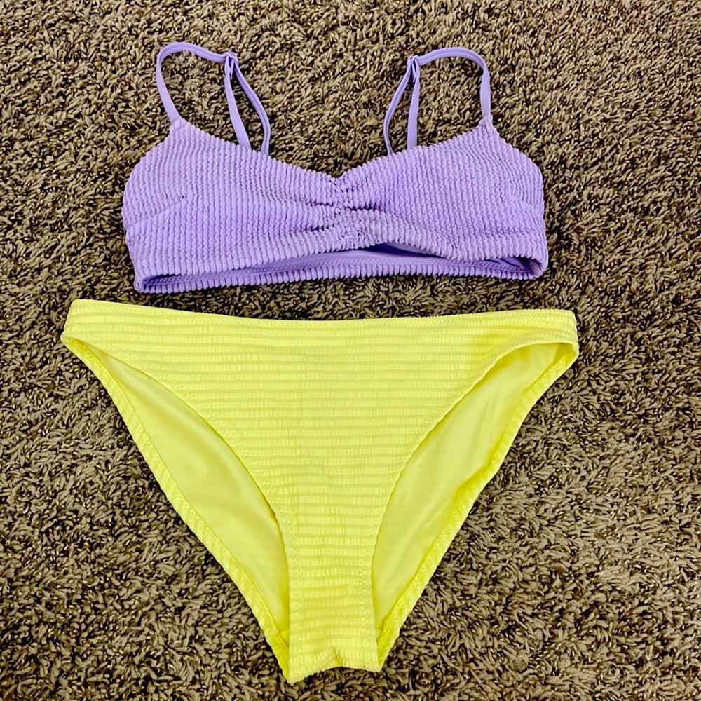 H&M swimsuit, good condition, no rips or tears, bottoms have not been worn.
